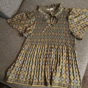 Max studio pleasures bell sleeve top